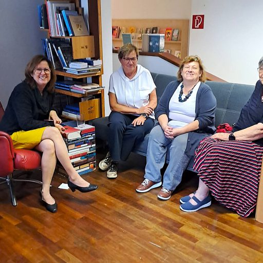 PHOTO-2025-09-27-19-10-12(1) PHOTO-2025-09-27-19-10-12(1)